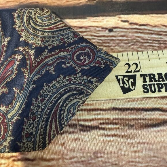 Pure Silk By Wembley Necktie Men's Navy Blue & Red Paisley Tie Executive Classic - Picture 4 of 5